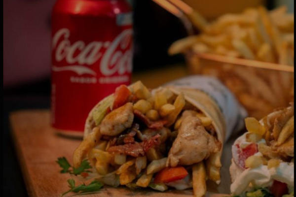 Combo campeão shawarma misto+fritas+coca lata 
